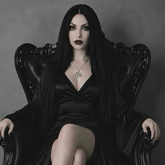 miss_dahliamoon